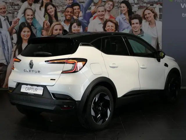 Renault Captur 1.8 E-Tech full hybrid 160 techno Camera, Adaptive Cruise, Clima, Google Navi