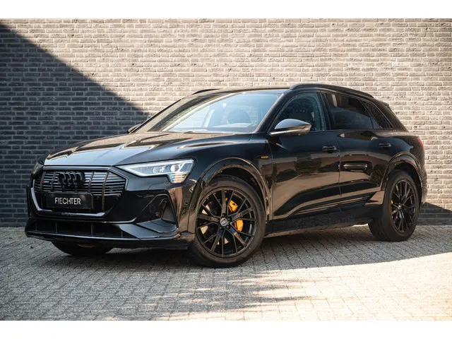Audi e-tron 50 quattro S Line Black Edition 71 Kwh