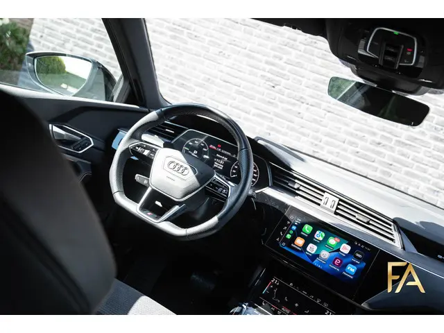 Audi e-tron 50 quattro S Line Black Edition 71 Kwh