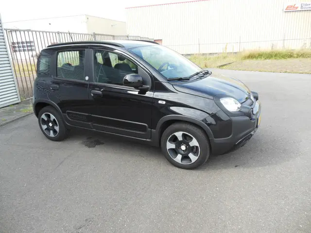Fiat Panda 1.0 Hybrid Launch Edition Staat in Hoogeveen