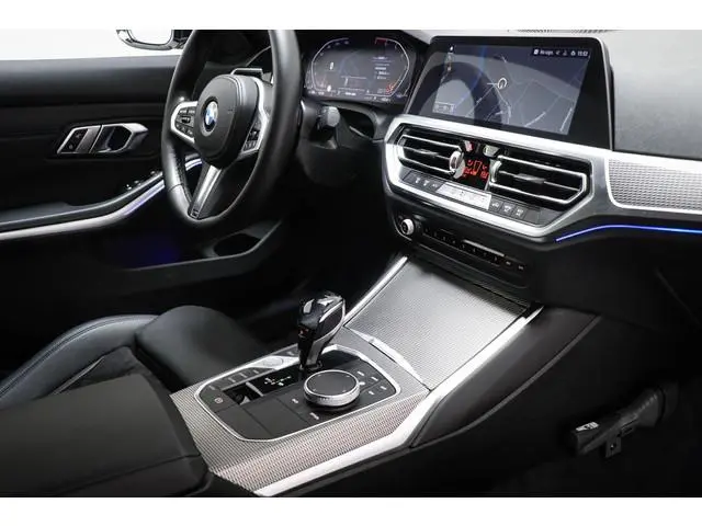 BMW 3-serie 318i M-Sport Executive Edition | AUDIO MEDIA- PACK | DRAADLOZE LADER | DAB | APPLE | CAM...