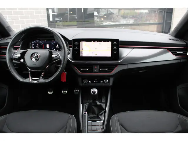 ŠKODA Scala 1.0 TSI Sport Business / Virtual / Stoelverwarming / N.A.P.