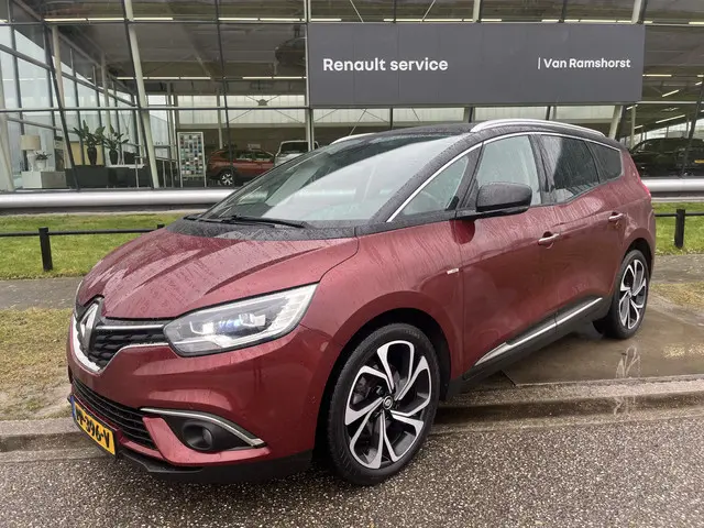 Renault Grand Scénic 1.6 dCi Bose 161PK / Automaat / Trekhaak / Camera / PDC V+A / Keyless / Blind s...