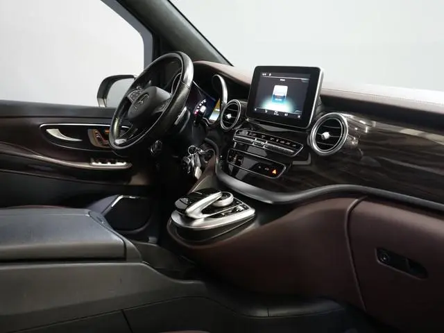 Mercedes-Benz V-klasse 250d DC Dubbel Cabine Exclusive AMG/ Pano/ Stoelvent./ Mem.Stoelen/ Koelvak/...