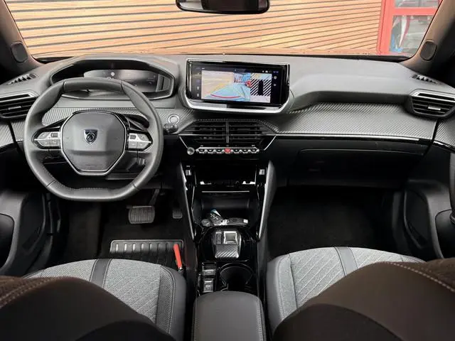 Peugeot e-2008 EV Allure Avantage 54 kWh 360* Camera / Adapt. Cruise / Navi / Clima
