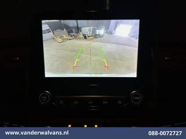 Ford Transit 2.0 TDCI 131pk L3H2 Euro6 *Rijklaar Direct Rijden*  Airco | Camera | Navigatie | Apple...