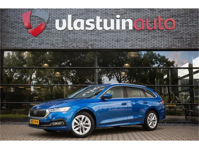 ŠKODA Octavia Combi 1.5 TSI Greentech Style , Adaptive cruise, Carplay, Virtual cockpit,