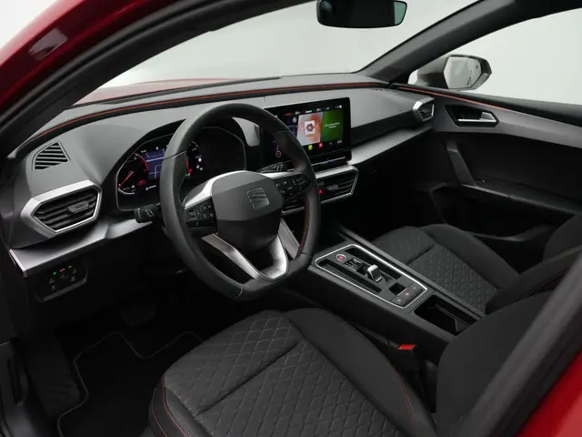 SEAT Leon Sportstourer 1.0 eTSI 110 pk DSG FR Business | Panoramadak | Achteruitrijcamera | Navigati...