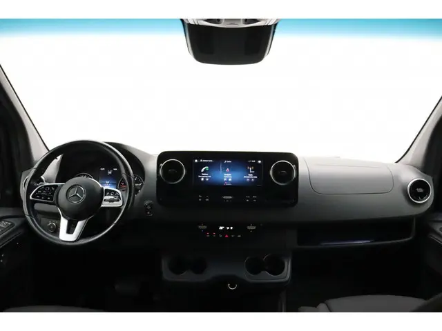 Mercedes-Benz Sprinter 319CDI V6 L2H2 | dubbel cab | 5-pers | trekhaak | geveerde stoel