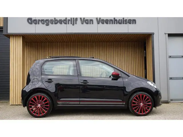 Volkswagen Up! 1.0 60pk 5Drs Colour Up! Pano.Dak 17inch LM Beats A-Camera CLima Stoelverwarming *Uni...