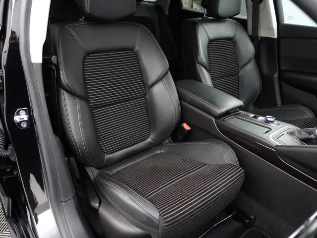 Renault Talisman Estate 1.3 TCe Intens Aut- 4 Control, Stoelmassage, Bose Audio, Sfeerverlichting, C...