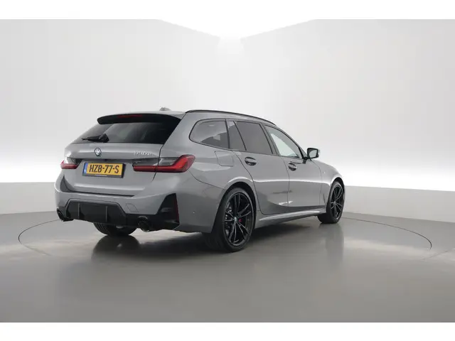 BMW 3-serie Touring 330e M-Sport Pro | Rijklaar! | Pano | Widescreen | ShadowLine | HUD | Camera+PDC...