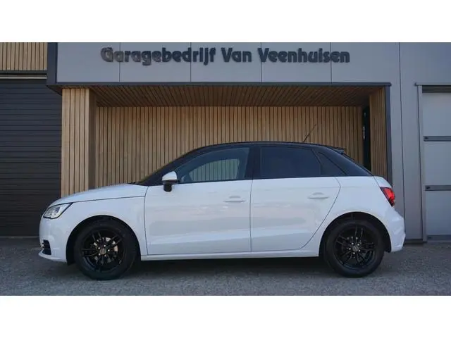 Audi A1 Sportback 1.0 TFSI 81pk 5Drs LED Navi Bluetooth Stoelverwarming 15inch LM *Zwart Dak*  83532...