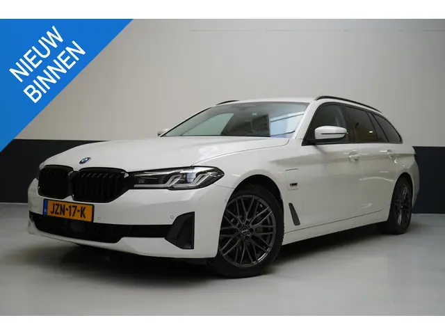 BMW 5-serie Touring 530e Business Edition Plus | Harman Kardon | SoH 94% | Head Up | Trekhaak | Adap...