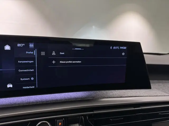 Peugeot e-3008