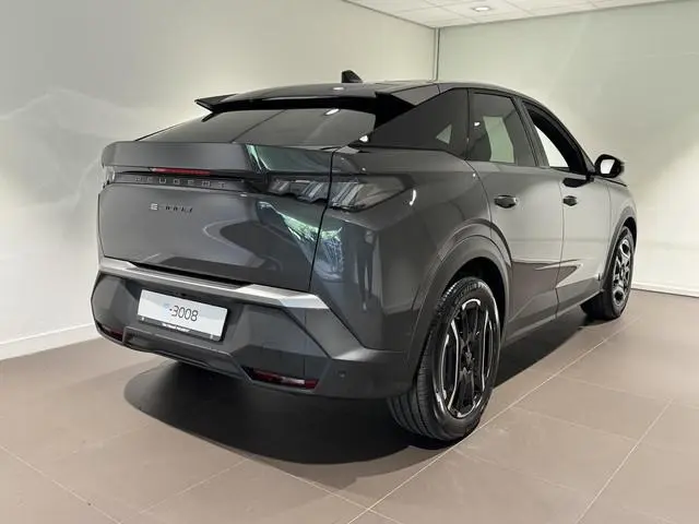 Peugeot e-3008