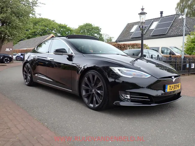 Tesla Model S 100D / 87% SOH / SCHUIFDAK / LUCHTVERING / CCS / MCU2