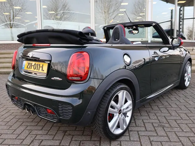 Mini Mini Cabrio 2.0 JCW JOHN COOPER WORKS 231 PK REBEL GREEN | JCW STOELEN | ADAPTIVE CRUISE | ORIG...