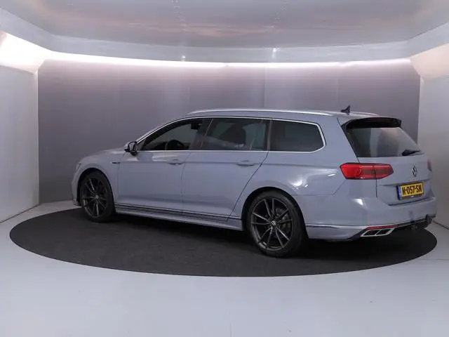 Volkswagen Passat Variant 1.5 TSI R-Line Business + 150pk DSG| Pano-dak| Luxe lederen interieur| Mat...