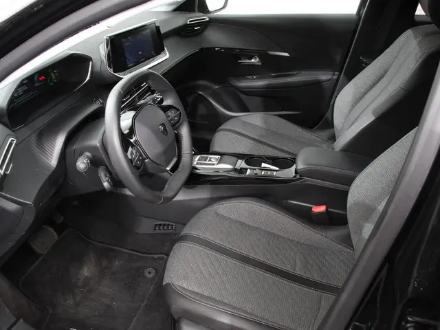Peugeot e-208 EV Active Pack 50 kWh Climate Control Cruise control Half lederen bekleding Led verlic...