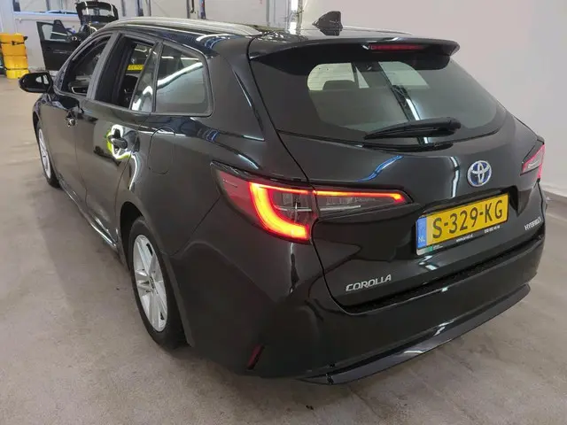 Toyota Corolla Touring Sports 1.8 Hybrid Active 1e Eigenaar | Volledig Onderh | BTW | NAP | Camera |...