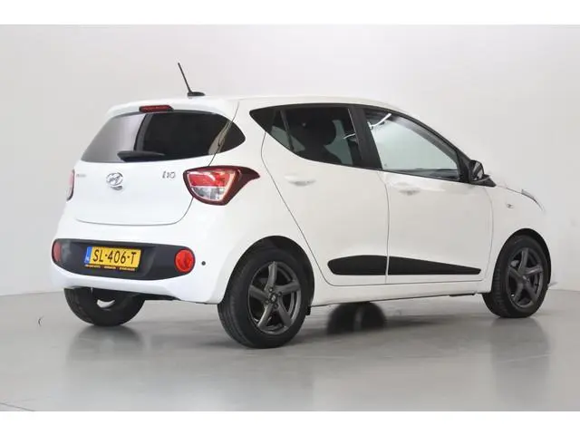 Hyundai i10 1.0i Comfort Navi/Carplay/Android PDC 15" Privacyglass