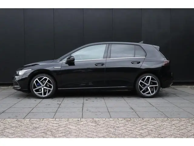 Volkswagen Golf 1.5 TSI Style | MEMORY | PANODAK | HEAD-UP | CAMERA | NAVI | CRUISE |