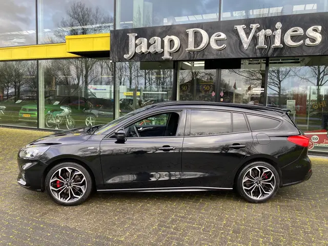 Ford Focus Wagon 1.0 EcoBoost Hybrid Active X Business ST-line