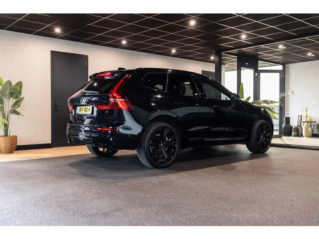 Volvo XC60  T8 Plus Black Edition AWD | H&K | 360 Cam | Pano |