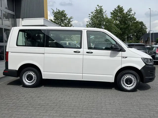 Volkswagen Transporter Kombi 2.0 TDI L1H1 9-persoons Incl. BTW Airco EURO 6 Combi Personenbus Passen...