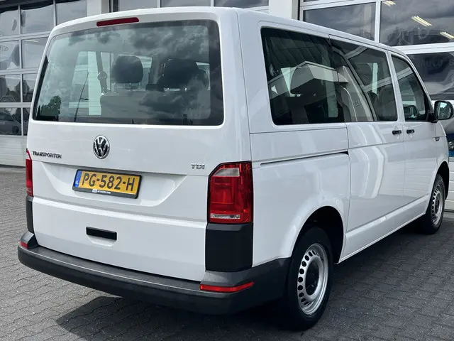 Volkswagen Transporter Kombi 2.0 TDI L1H1 9-persoons Incl. BTW Airco EURO 6 Combi Personenbus Passen...