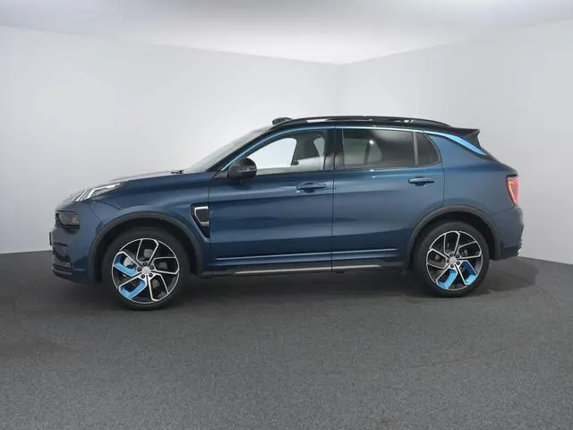 Lynk & Co 01