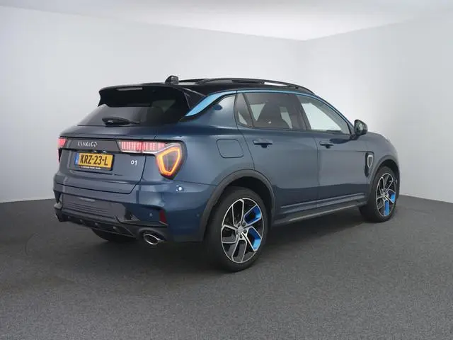 Lynk & Co 01