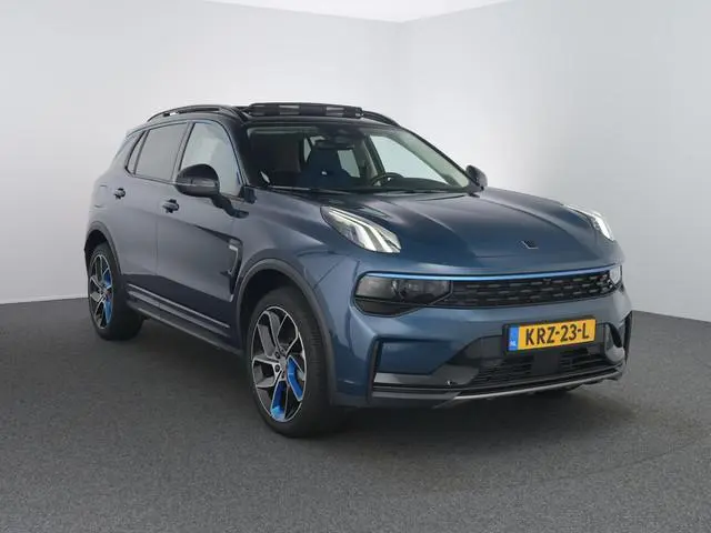 Lynk & Co 01