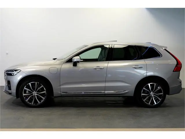Volvo XC60 2.0 T8 AWD 335kW/456pk Plug-in hybrid Plus Bright PANORAMADAK + HARMAN/KARDON + EL.TREKHA...