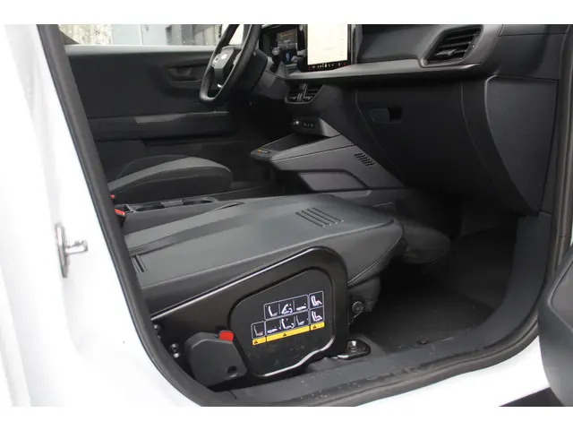 Ford E-Transit Courier