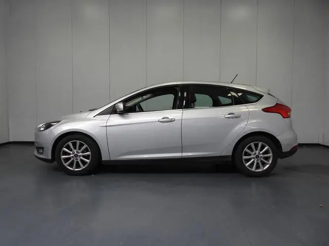 Ford Focus 1.0 EcoBoost Titanium NAVI/CLIMA/CRUISE/PDC/16"LMV!