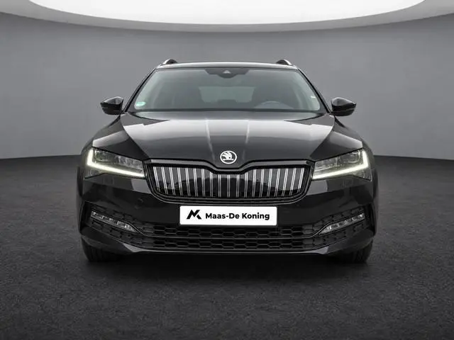 Skoda Superb 1.4 TSI iV 218pk DSG Sportline Business · Apple/Android Car Play · Wegklapbare Trekhaak...