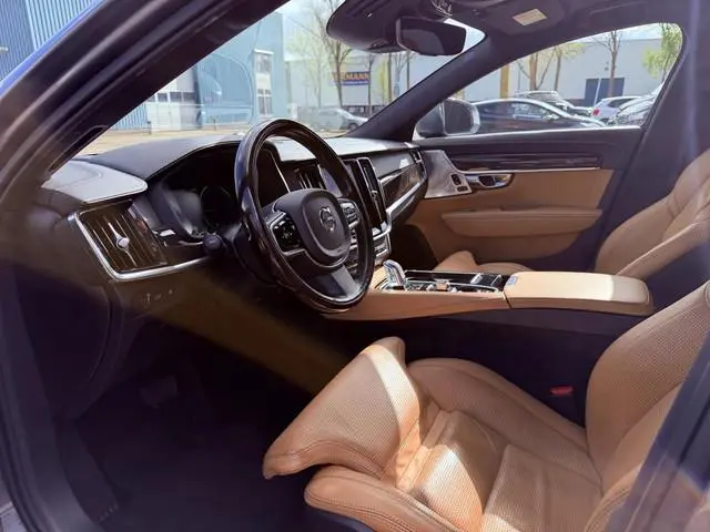 Volvo V90
