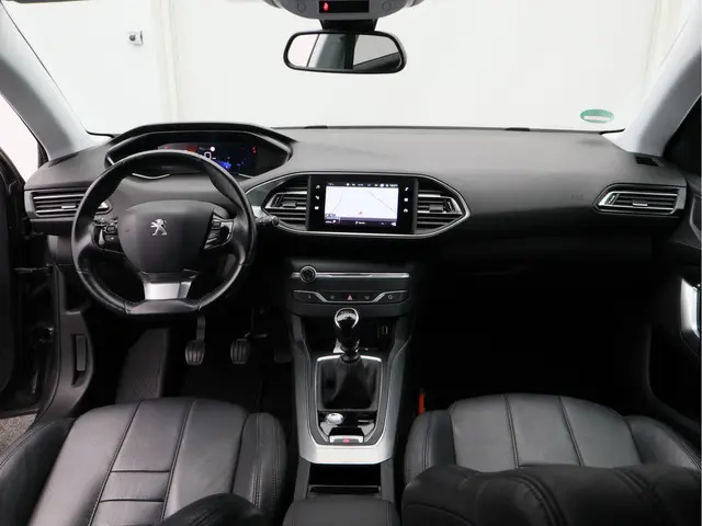 Peugeot 308 SW 1.2 PureTech Blue Lease Allure/ lage km/ zeer mooi!