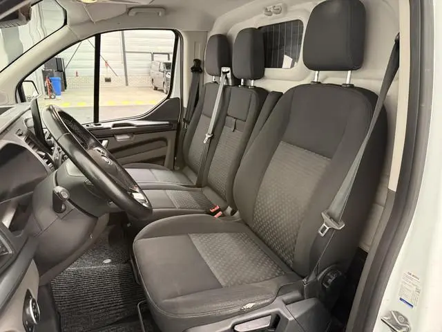 Ford Transit Custom 300 2.0 TDCI L2H1 Trend Airco Cruise Control Parkeersensoren Verwarmbare voorsto...