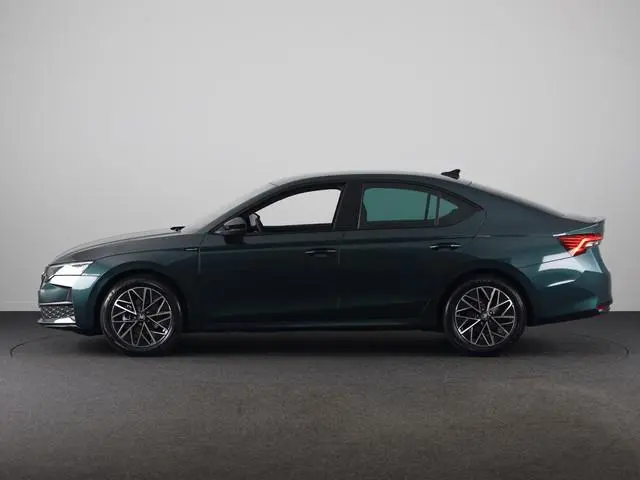 Skoda Octavia Sportline Tour m-HEV 1.5 TSI 150 pk 7 versn. DSG | Navigatie pakket | Travel Assist |...