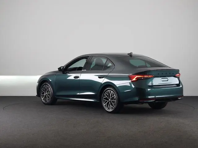 Skoda Octavia Sportline Tour m-HEV 1.5 TSI 150 pk 7 versn. DSG | Navigatie pakket | Travel Assist |...