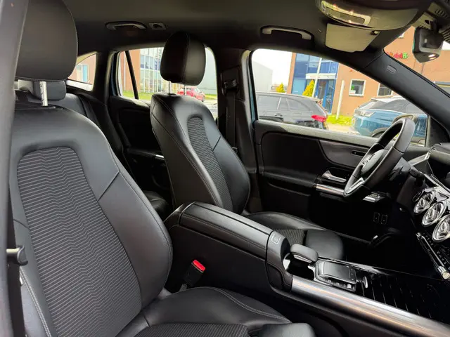 Mercedes-Benz GLA-klasse 250 e Business Solution Luxury Limited Assistentie pakket