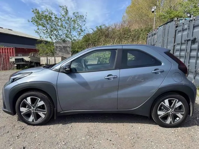 Toyota Aygo X Hybrid 115 pulse |Carplay|Stoelverwarming|Camera|