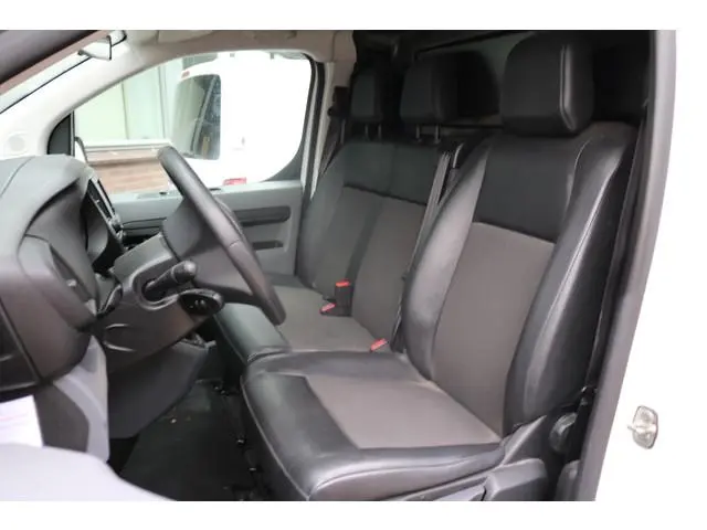 Toyota PROACE Worker 2.0 D-4D Live Long Trekhaak, apple android auto, parkeer sensoren