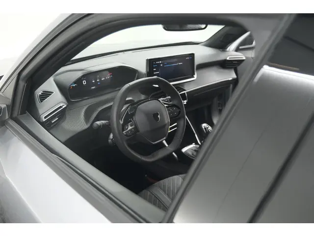 Peugeot 2008 PureTech 100 Allure | Camera | Navigatie | Apple Carplay | Parkeersensoren