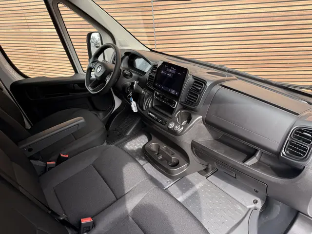 Opel Movano 2.2D 140 S&S L2H2 3.5t Camera / Navi / Clima / Carplay / Automaat!