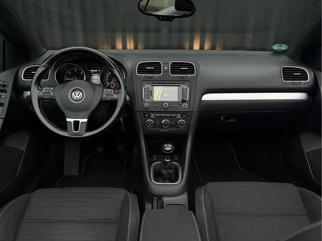 Volkswagen Golf Cabriolet 2.0 TDI Cup l BlueMotion l Camera l Trekhaak l Cruise l Clima l Bluetooth