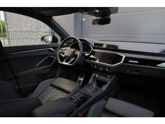 Audi RSQ3